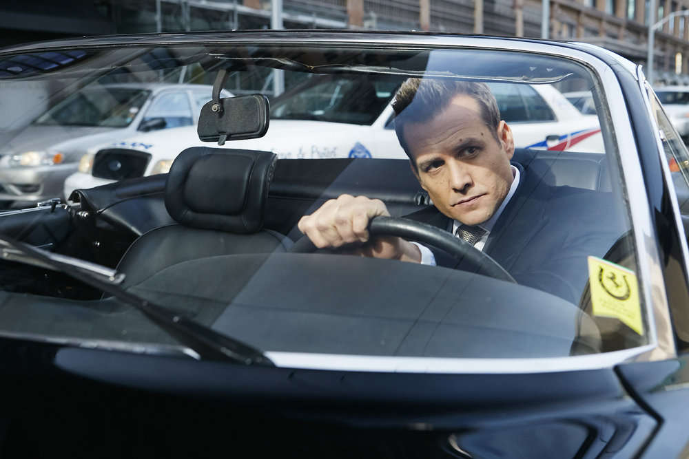 Suits – 7×01 ‘Skin In The Game’ Synopsis / Poze Promotionale