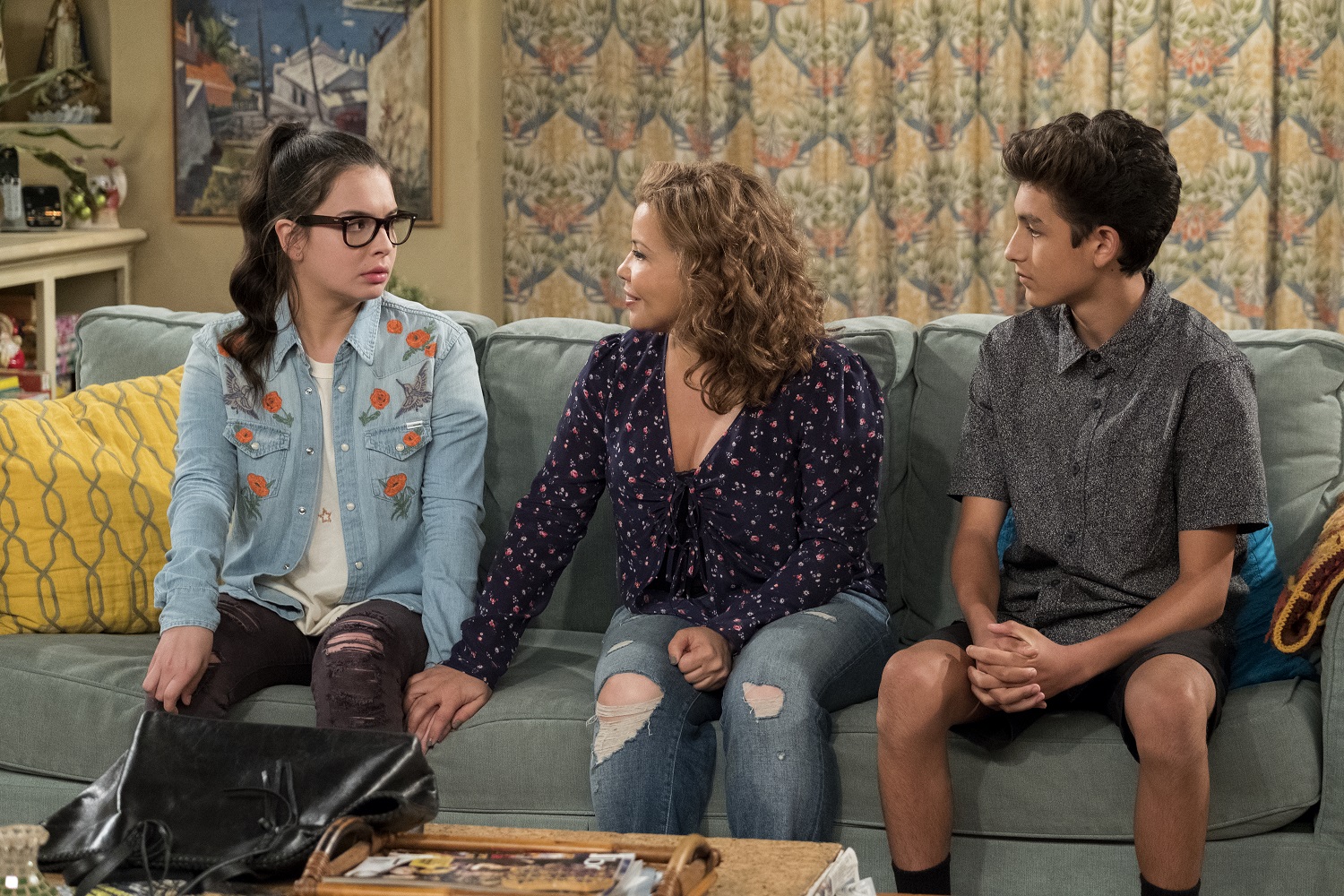 One Day at a Time – Sezonul 3 / Promo-uri / Poze Promotionale (Updated)
