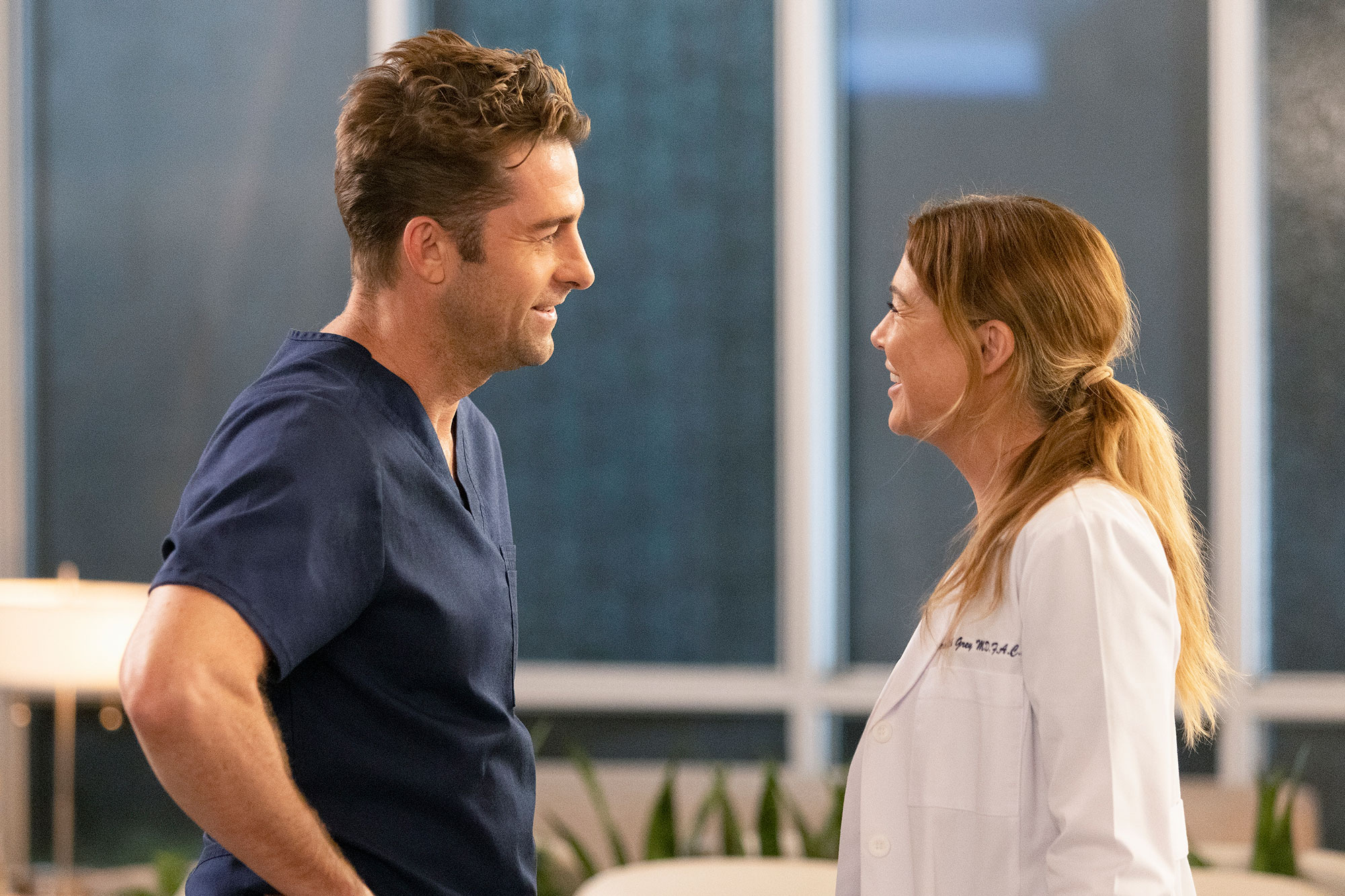 [CRONICĂ] Grey’s Anatomy – 18×09 ‘No Time to Die’ & 18×10 ‘Living in a House Divided’